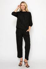 Load image into Gallery viewer, Black tart
