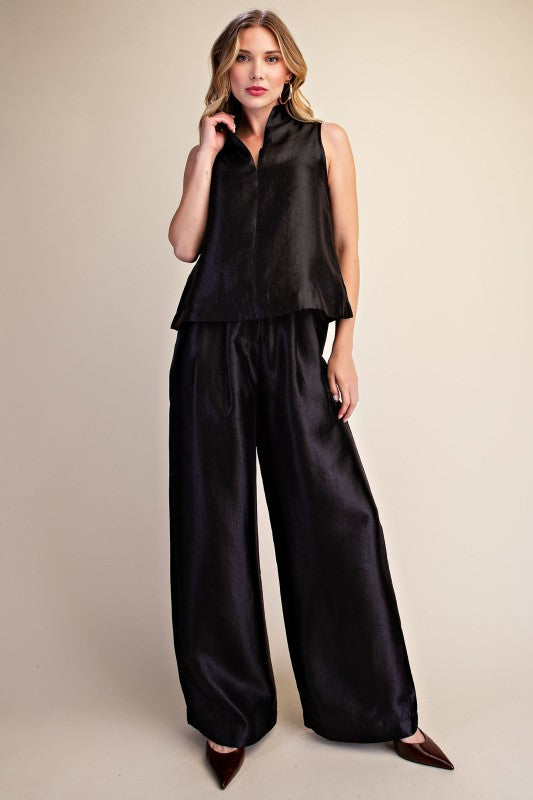 Noir Set negro: top sin mangas y pantalón de pierna ancha